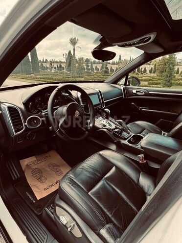 Porsche Cayenne-4
