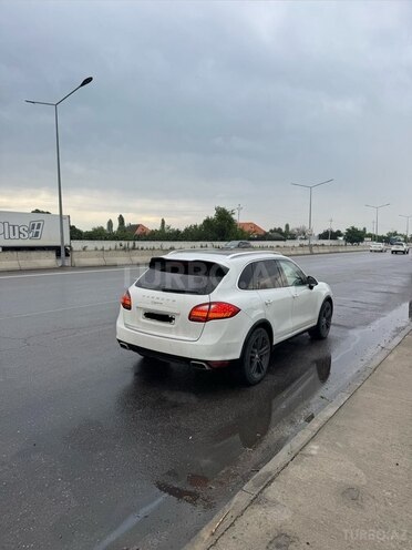 Porsche Cayenne-11