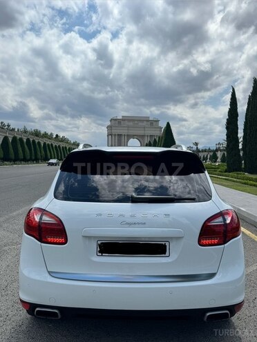 Porsche Cayenne-8