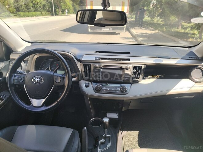 Toyota RAV4-6
