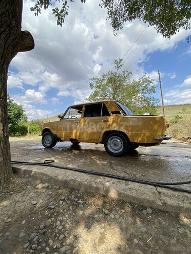 LADA (VAZ) 21011-4