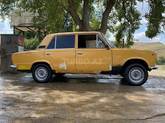 LADA (VAZ) 21011-3