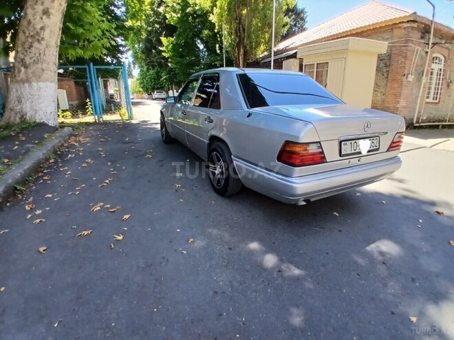 Mercedes E 200-3