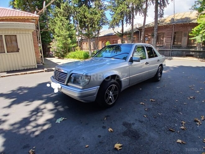 Mercedes E 200-1