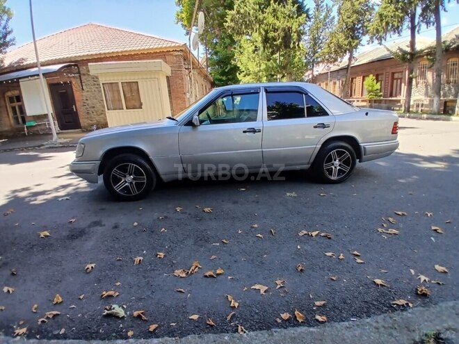 Mercedes E 200-5