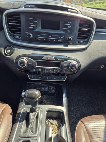 Kia Sorento-8