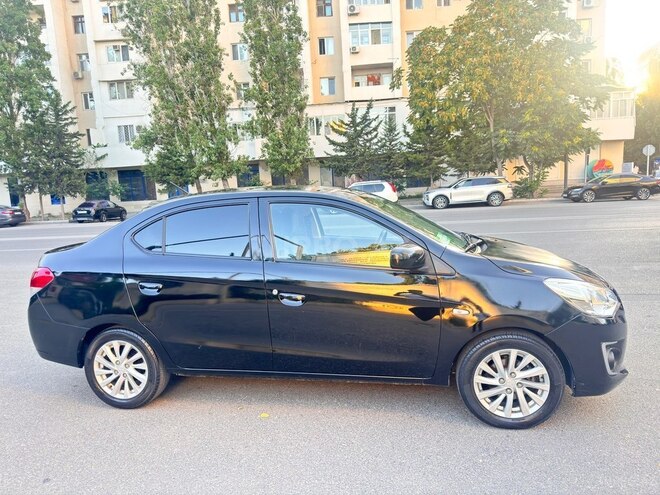 Mitsubishi Attrage-3