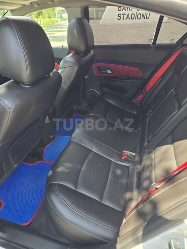 Chevrolet Cruze-9
