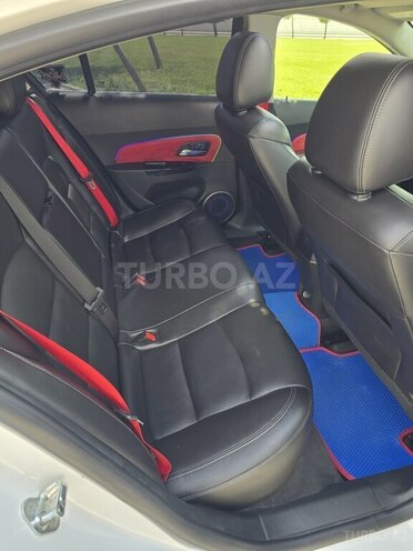 Chevrolet Cruze-10