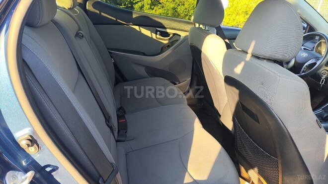 Hyundai Elantra-5