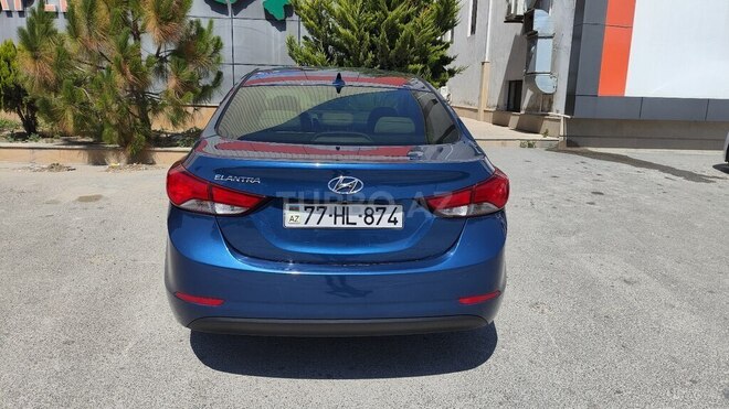Hyundai Elantra-12