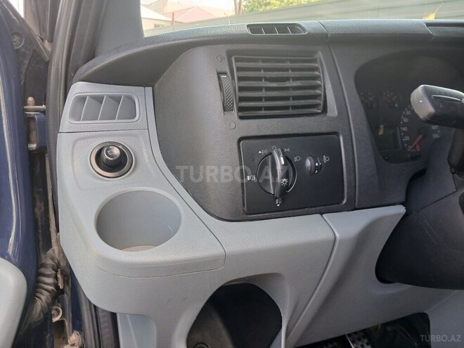 Ford Transit-3