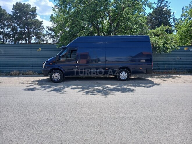 Ford Transit-4