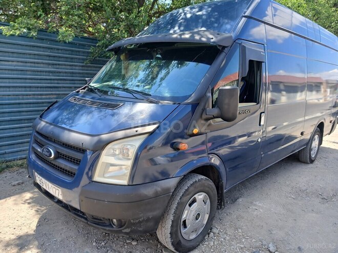 Ford Transit-5