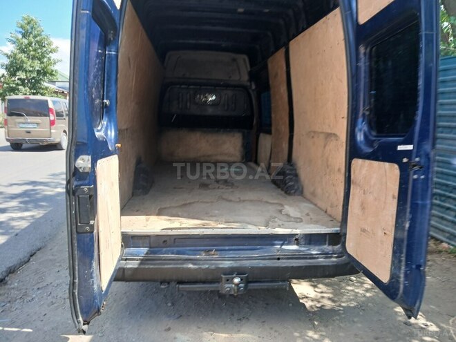 Ford Transit-12