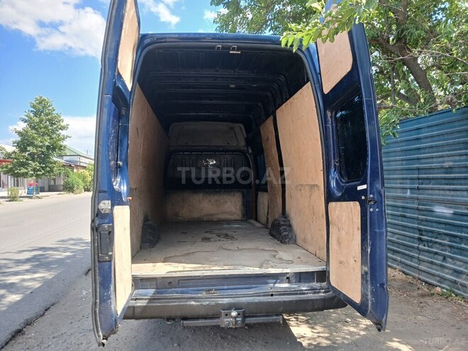 Ford Transit-13