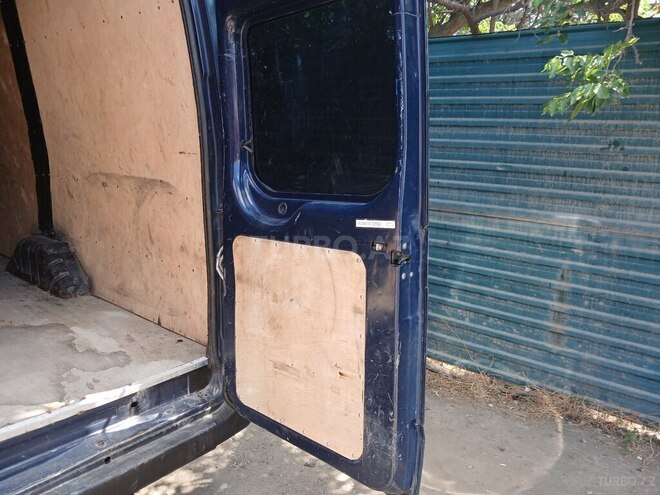 Ford Transit-14