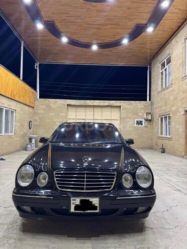 Mercedes E 280-1