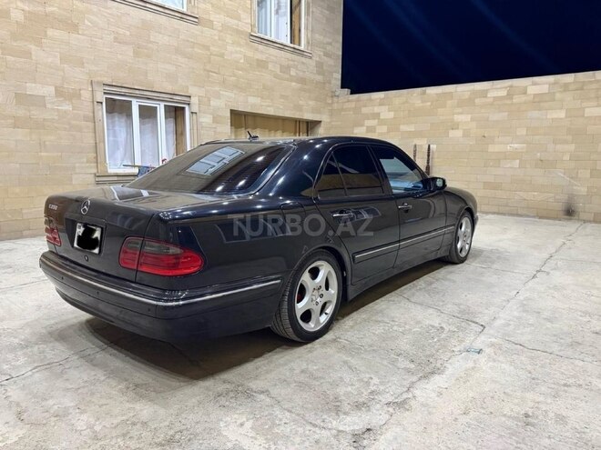 Mercedes E 280-8