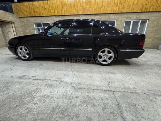 Mercedes E 280-10