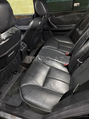 Mercedes E 280-15