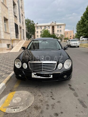 Mercedes E 220-1