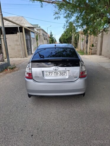 Toyota Prius-8