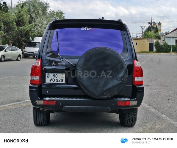Mitsubishi Pajero-12