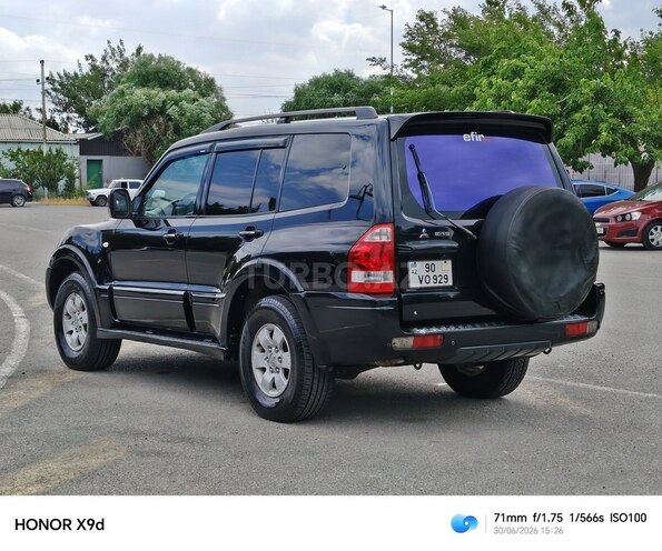 Mitsubishi Pajero-13