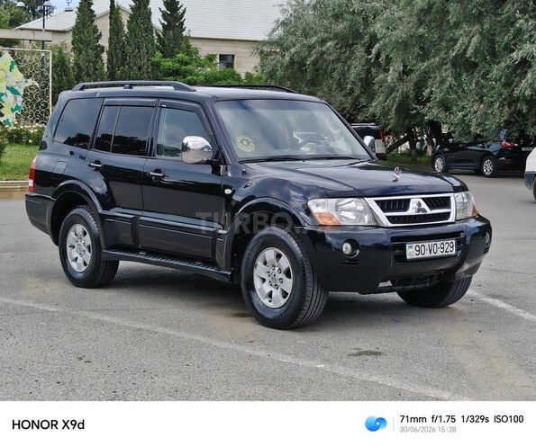 Mitsubishi Pajero-3
