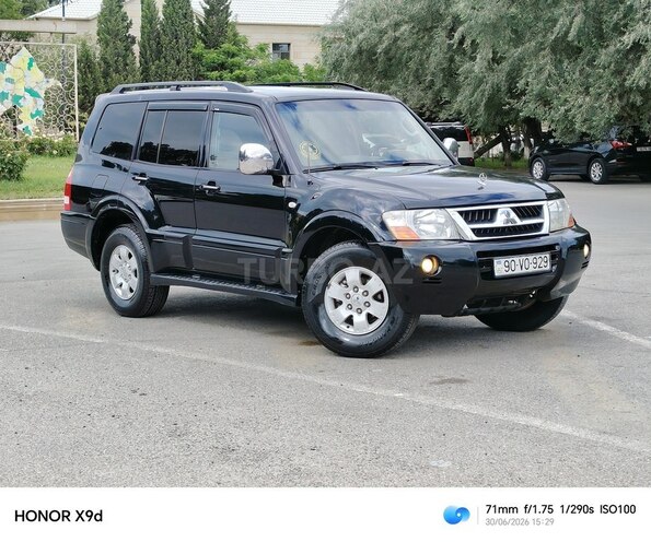 Mitsubishi Pajero-10