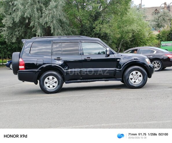 Mitsubishi Pajero-8