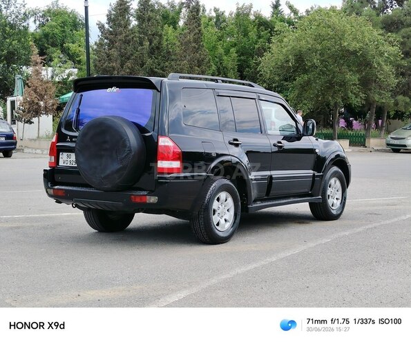 Mitsubishi Pajero-2