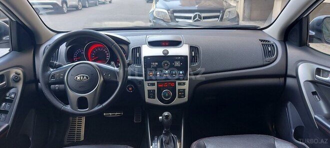 Kia Cerato-12