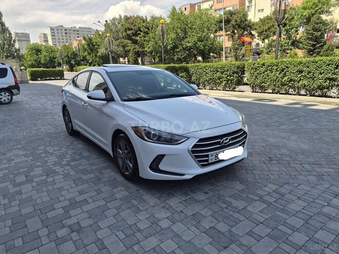 Hyundai Elantra-2