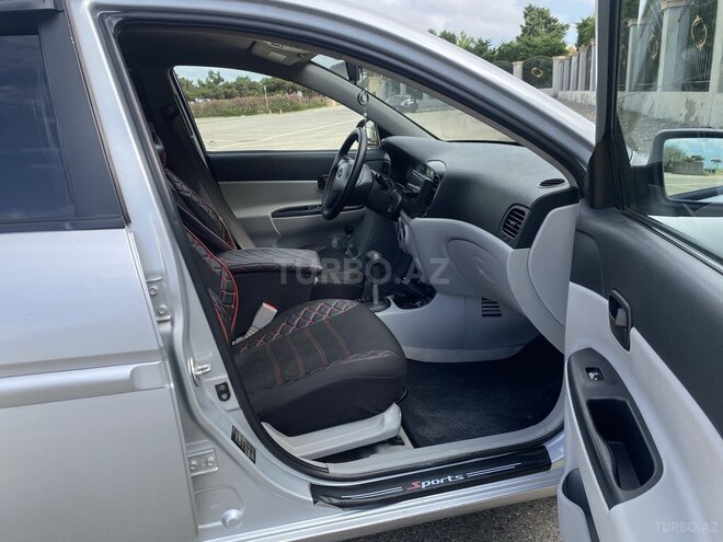 Hyundai Accent-9