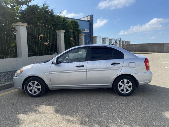 Hyundai Accent-4