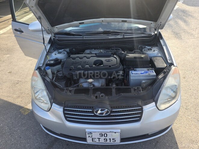 Hyundai Accent-13