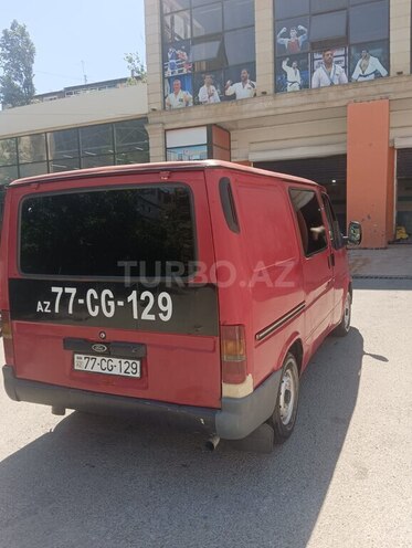 Ford Transit-5