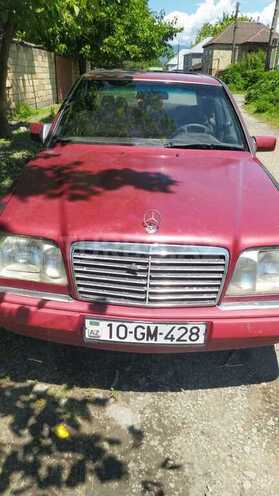 Mercedes E 250-1