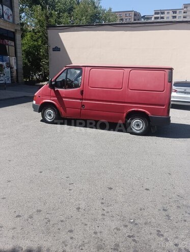 Ford Transit-8