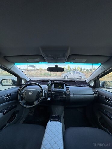 Toyota Prius-5