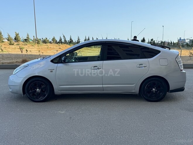 Toyota Prius-7