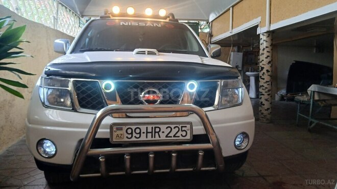 Nissan Navara-4