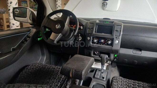 Nissan Navara-5