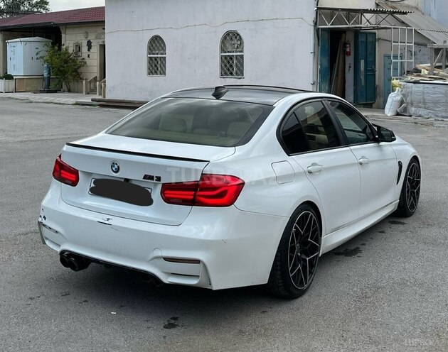 BMW 320-3