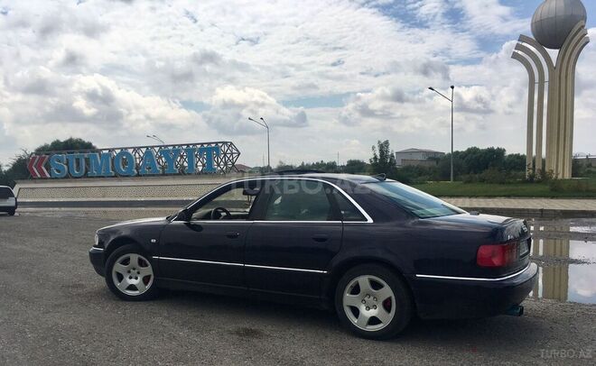 Audi A8-12