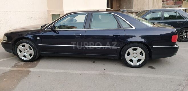 Audi A8-4