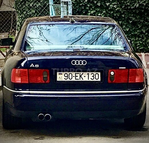 Audi A8-13