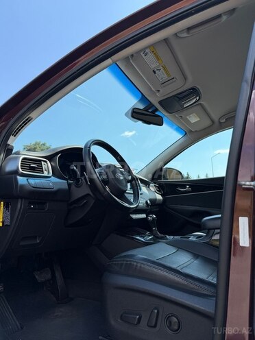Kia Sorento-10